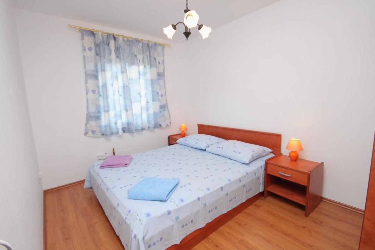 Apartments And Rooms With Parking Space Njivice, Krk - 5458 Exteriör bild