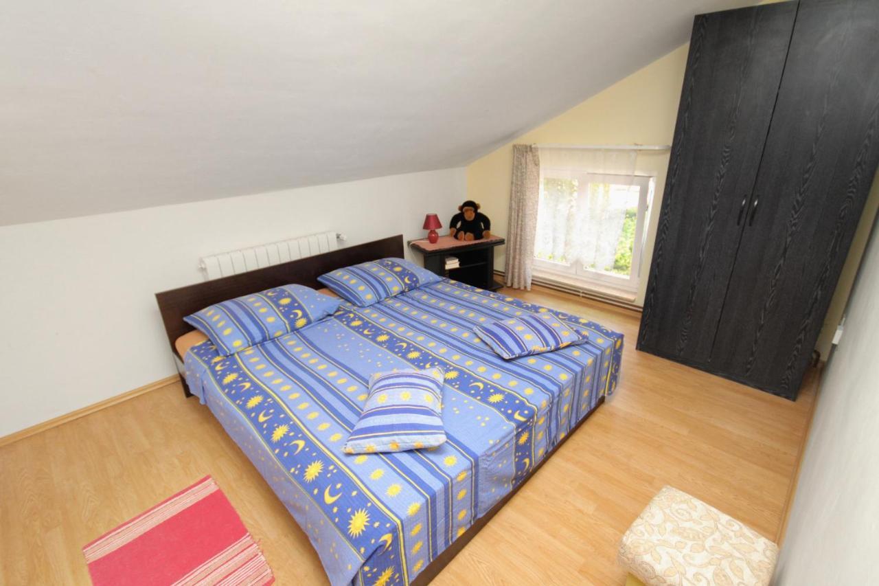 Apartments And Rooms With Parking Space Njivice, Krk - 5458 Exteriör bild