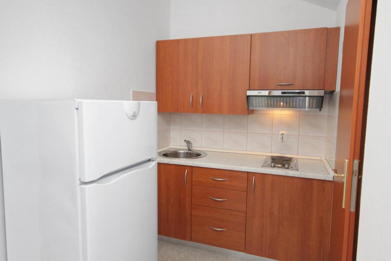 Apartments And Rooms With Parking Space Njivice, Krk - 5458 Exteriör bild