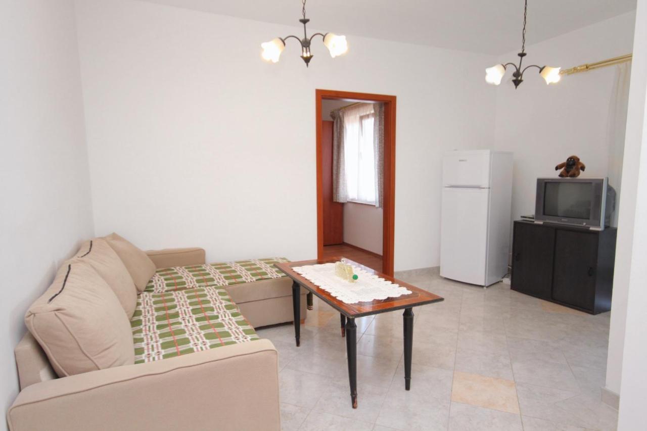 Apartments And Rooms With Parking Space Njivice, Krk - 5458 Exteriör bild